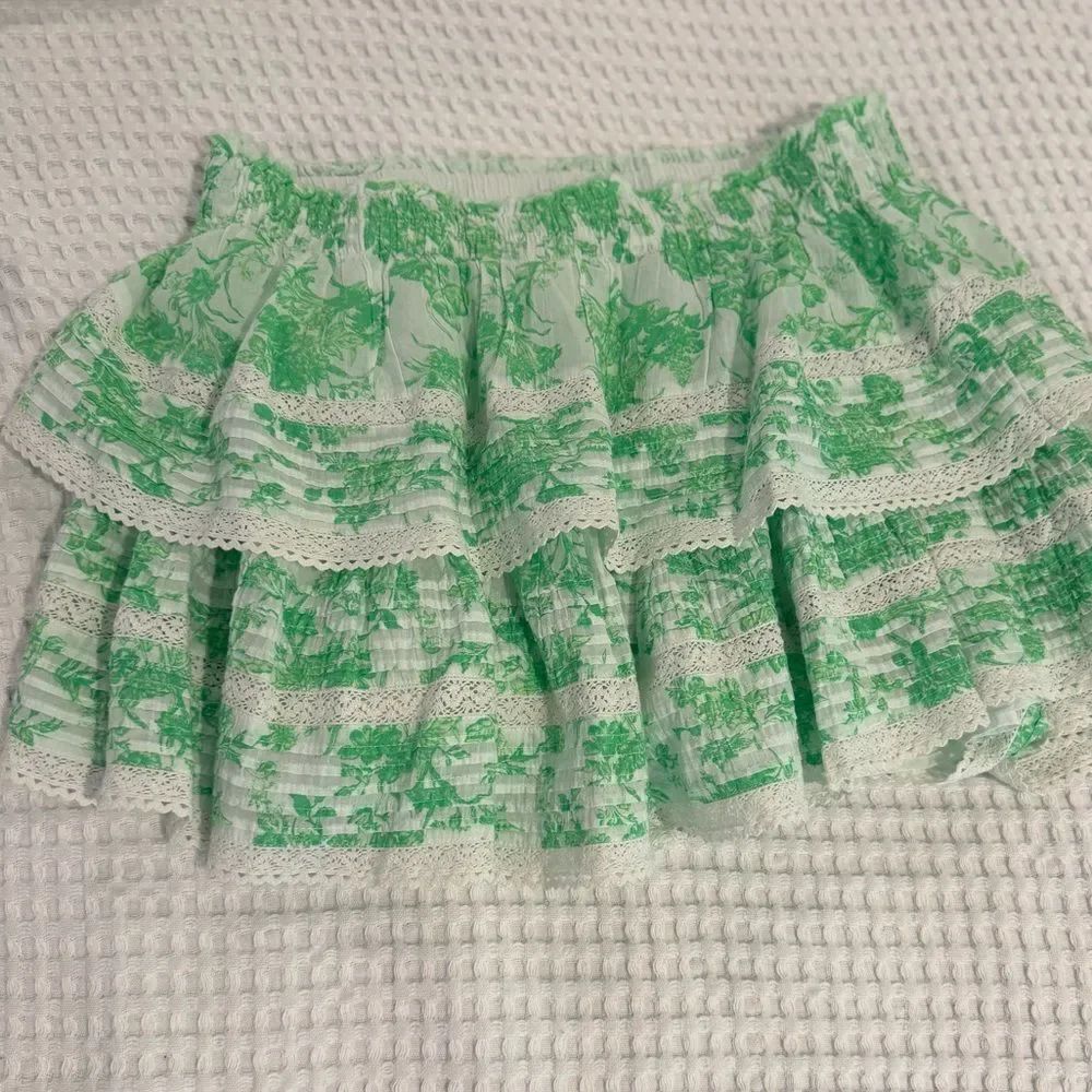 New Aeropostale White and Green  floral Tiered Bubble Mini Skirt 100% cotton